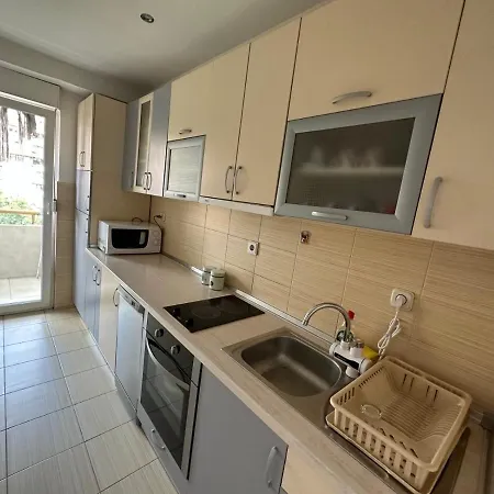 Sunny Apartment *